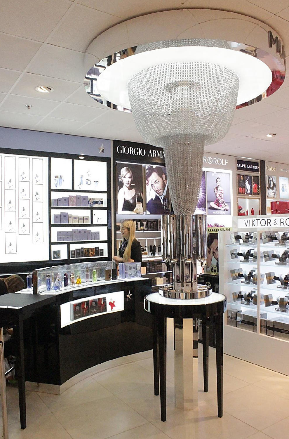 D4R design and install Thierry Mugler HOF Metro Retail Site