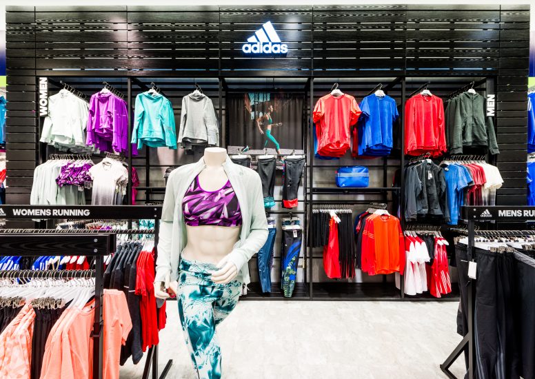 D4R INSTALL ADIDAS SPACE IN SWEATSHOP 