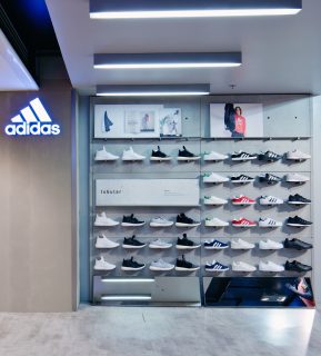 Adidas store in Finland shelf design