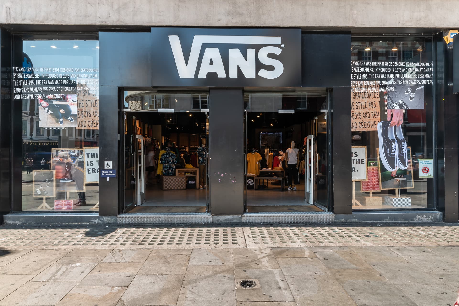 Vans, Brand Message Spaces - Design4Retail‎