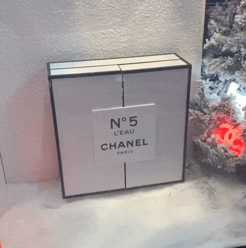 Chanel Number 5 digital integration with product