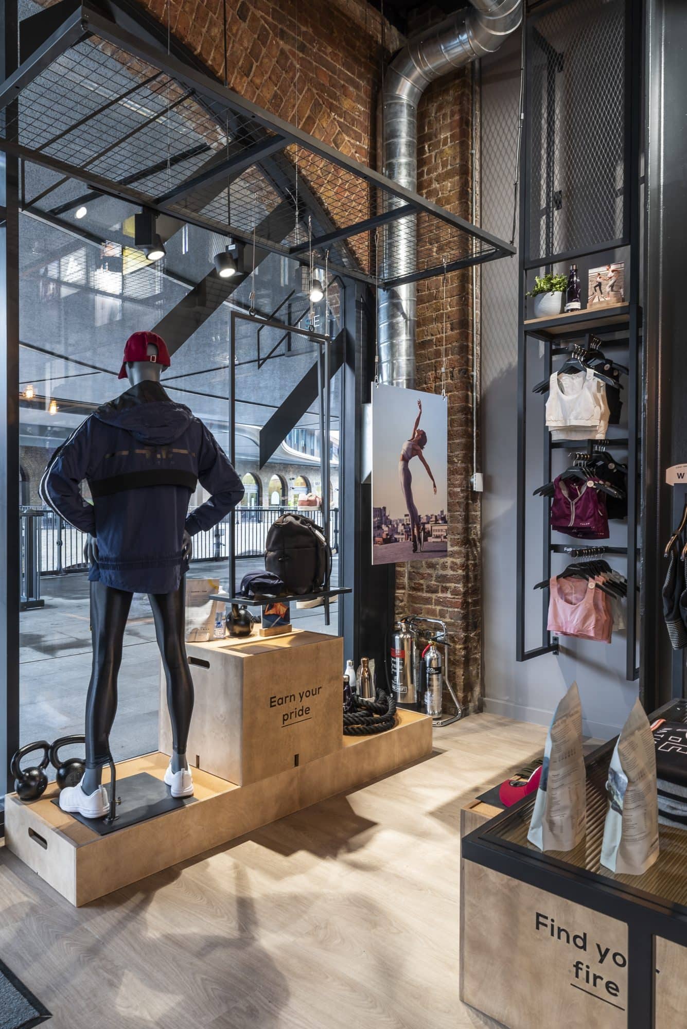 4 Reasons To Invest In Physical Luxury Stores