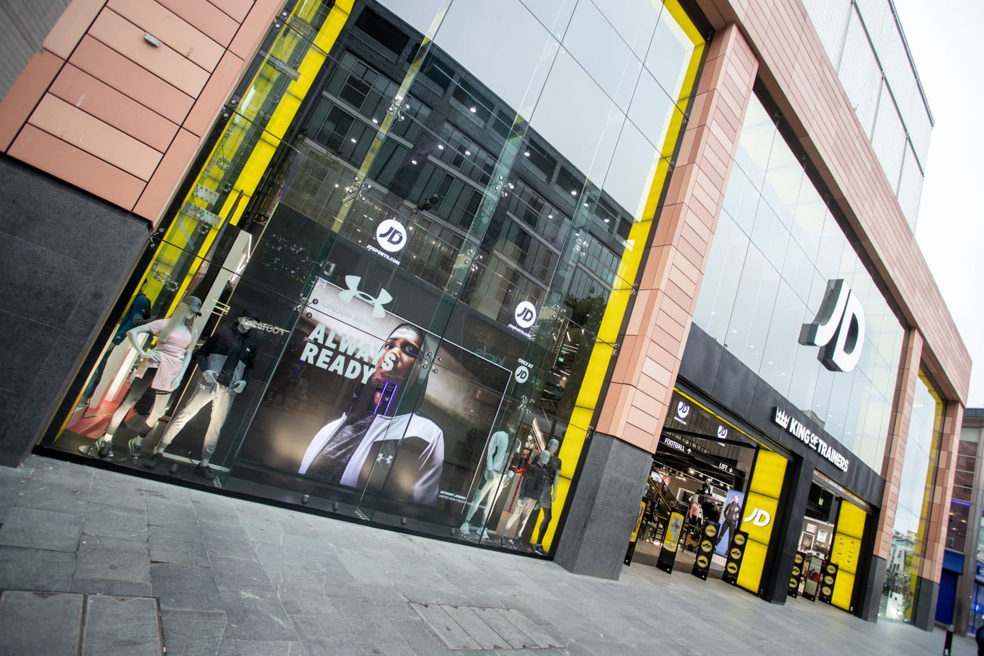 3 reasons to launch your brand in a multi-brand retailer