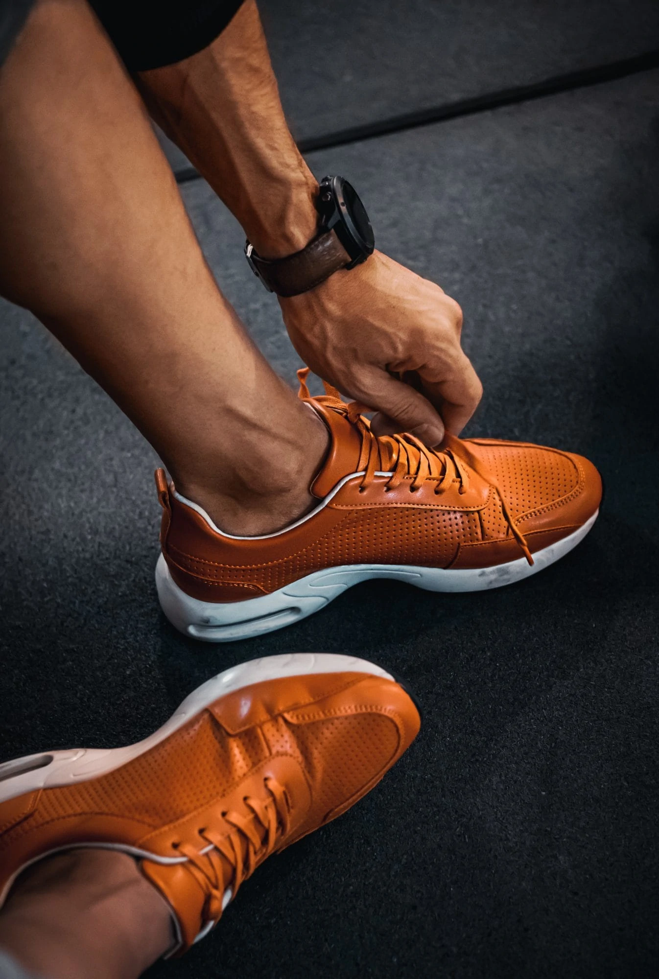 adjusting trainers