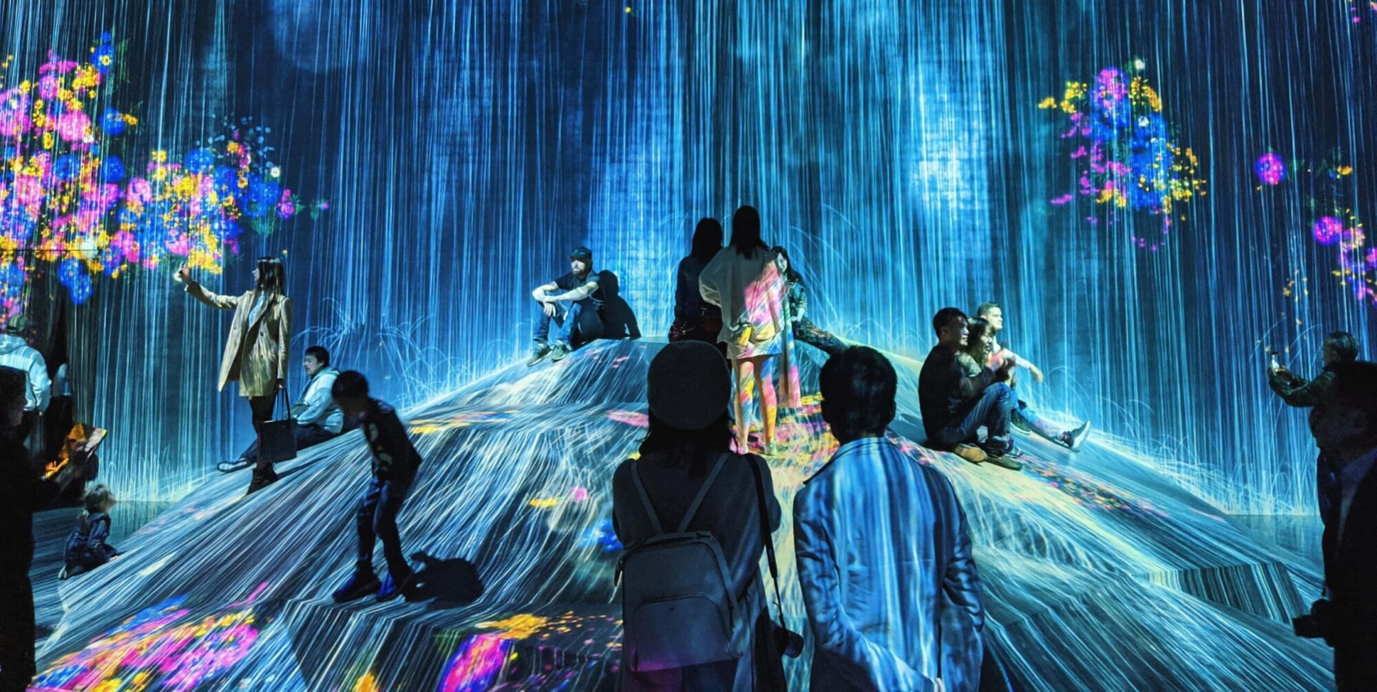 Eight advantages to embracing digital in your retail store